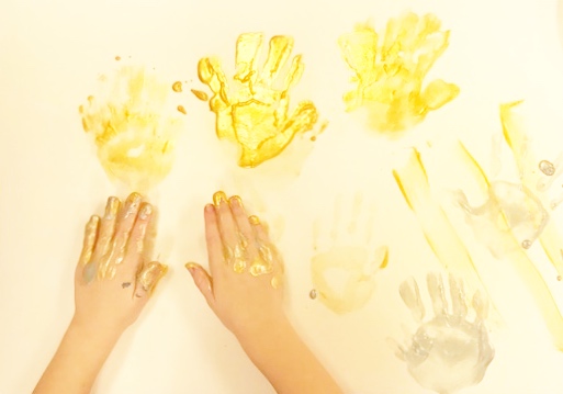 How to Make Richard Long Hand Print Art with Kids